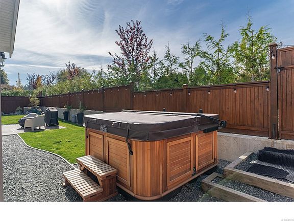 3rd image of 846 Ackerman Rd #18