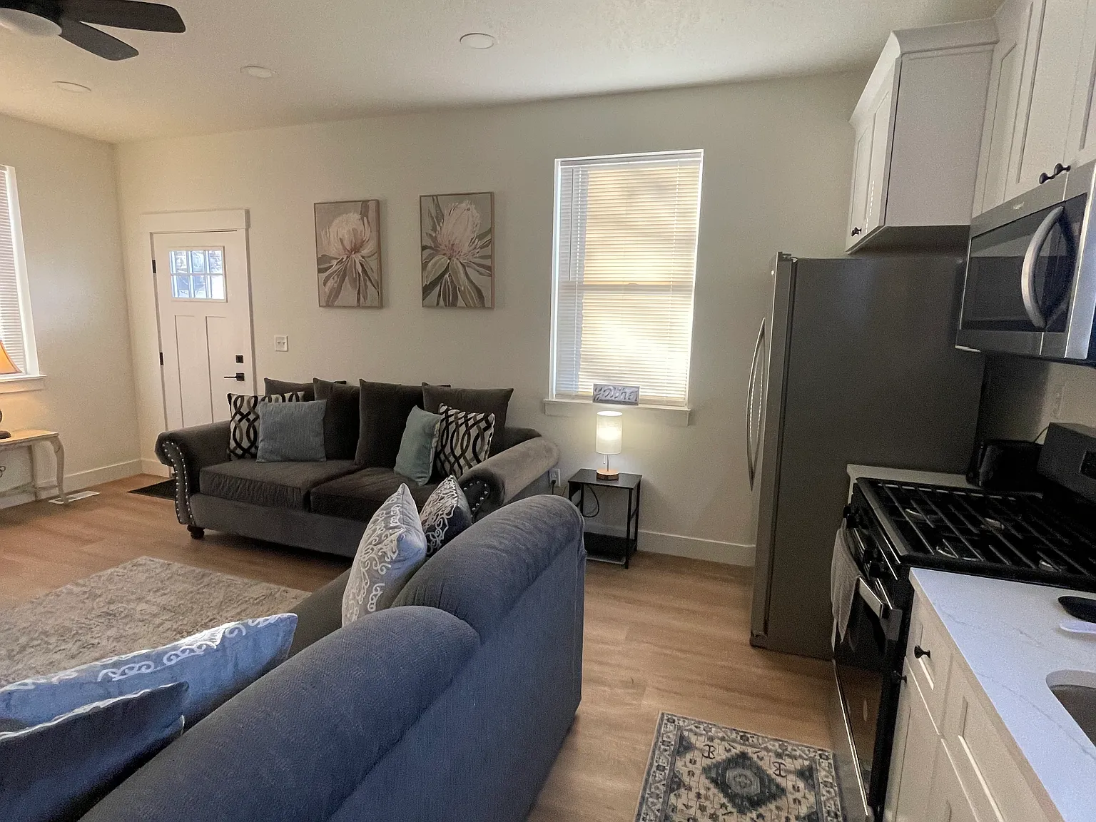 3 bed, 2.5 bath, 1177 sqft, $1,750 — Photo 4