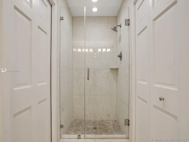 19126 Fisher Island Dr #19126 — Photo 19