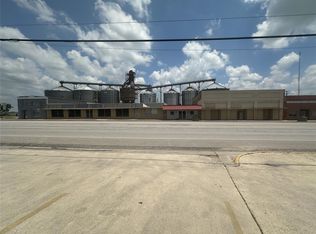 8 W Mesquite Ave, Rogers, TX 76569