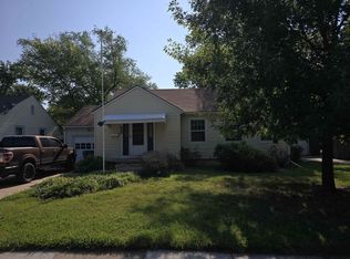 938 N Ridgewood Dr, Wichita, KS 67208