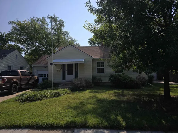 938 N Ridgewood Dr, Wichita, KS 67208