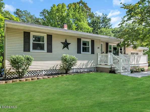 19 Blue Spruce Drive, Jackson, NJ 08527