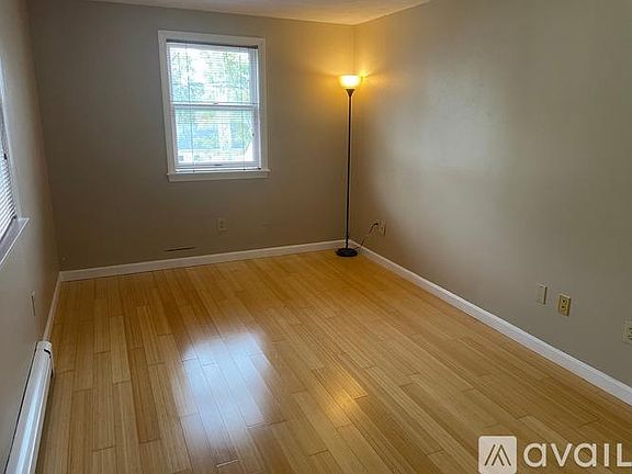 Middle bedroom