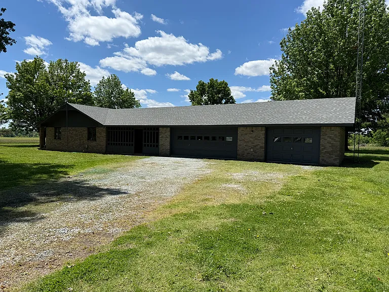 21889 S 520th Rd — Photo 2