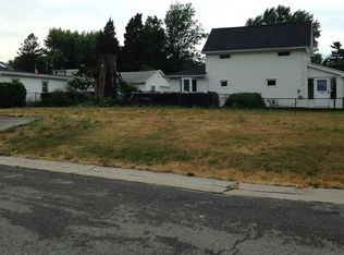 3255 Edgemere Dr, Rochester, NY 14612