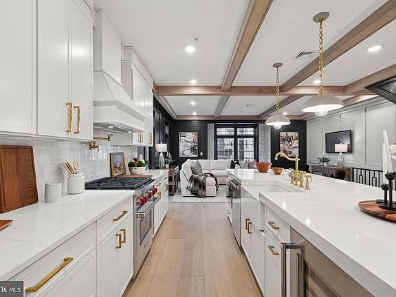 5th image of 7519 Ridge R Ave #301