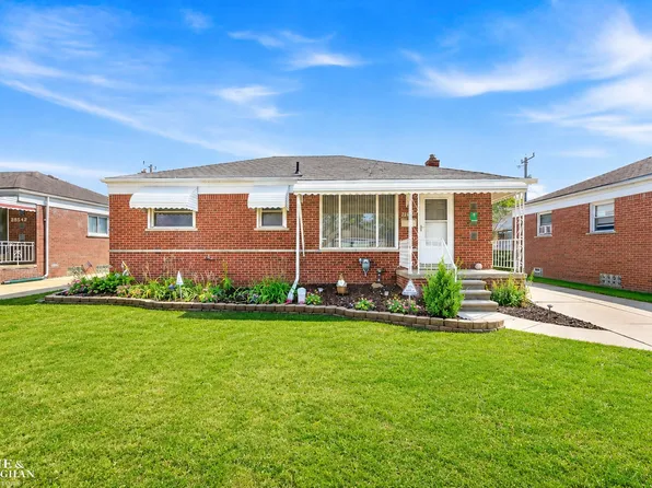 29242 Joan St, Saint Clair Shores, MI 48081