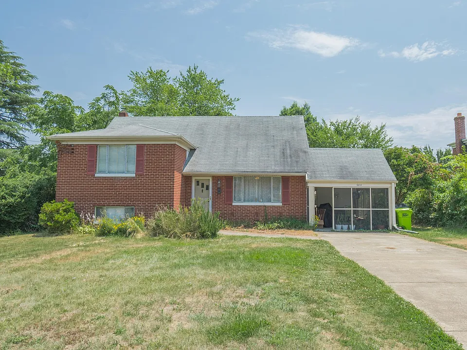 6811 Floyd Ave