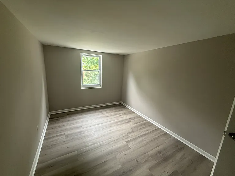 2 bed, $1,600 — Photo 6
