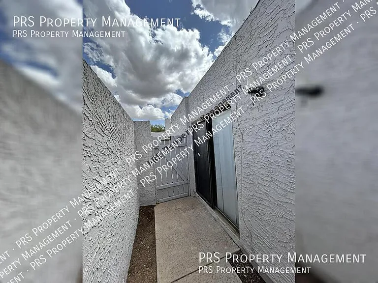 329 E Ambassador Dr — Photo 43