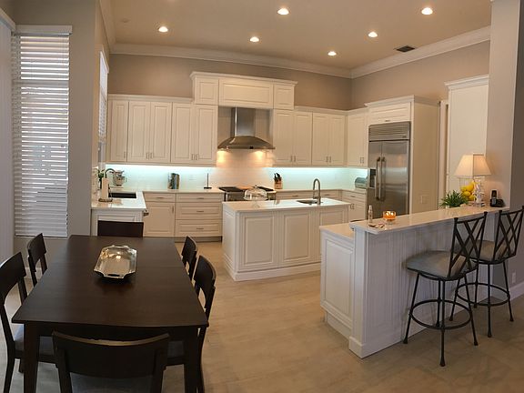 3rd image of 8909 Magnolia Chase Cir