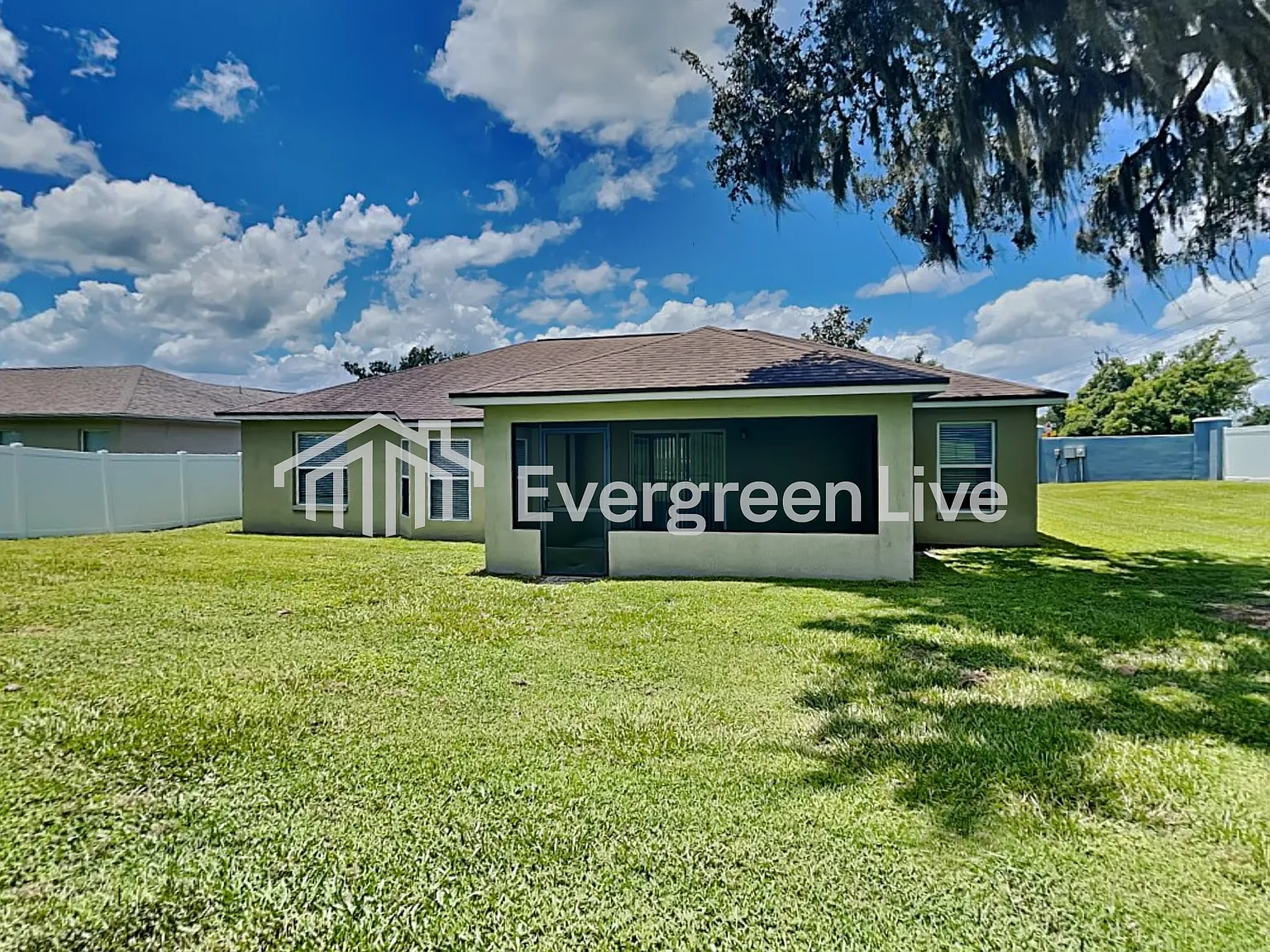 3 bed, 2.0 bath, 1615 sqft, $1,895 — Photo 2