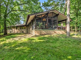 220 Thompson St, Howell, MI 48843