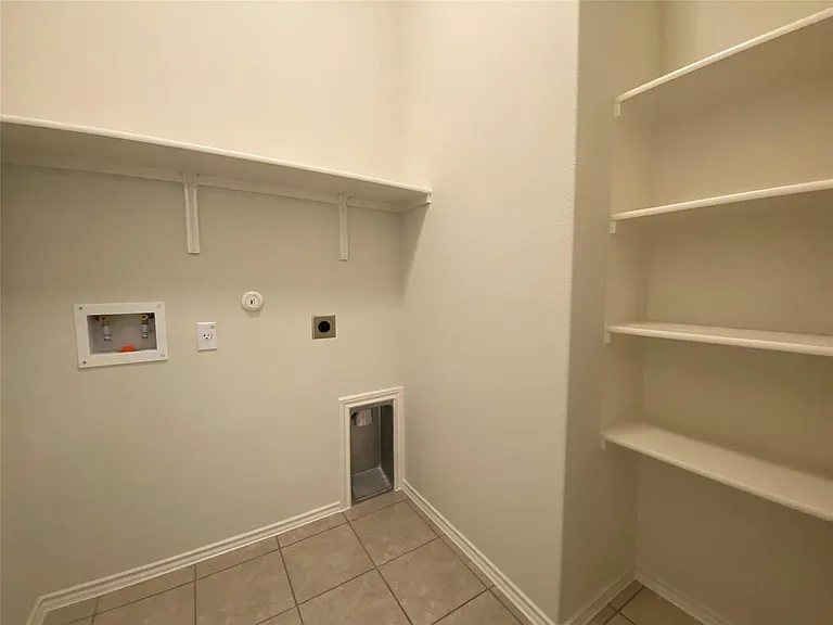 204 Nettletree Dr — Photo 12