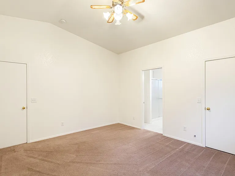 112 Buffalo Dr — Photo 17