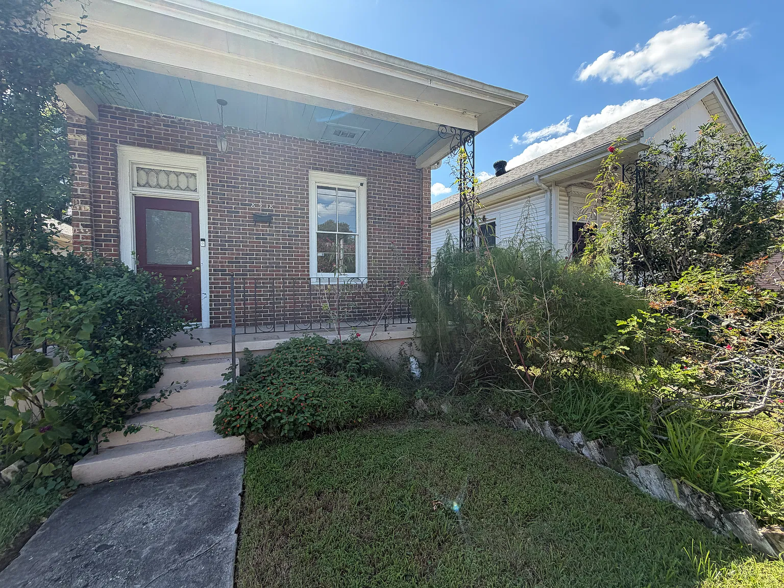 3 bed, 1100 sqft, $1,900 — Photo 2