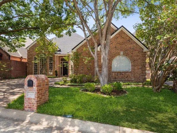 5631 Preston Fairways Dr, Dallas, TX 75252