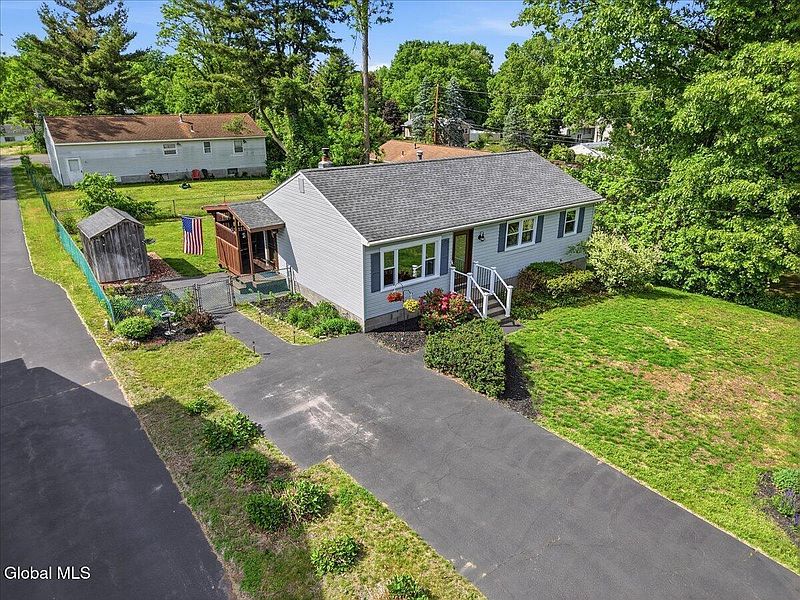 2nd image of 177 Nutwood Avenue