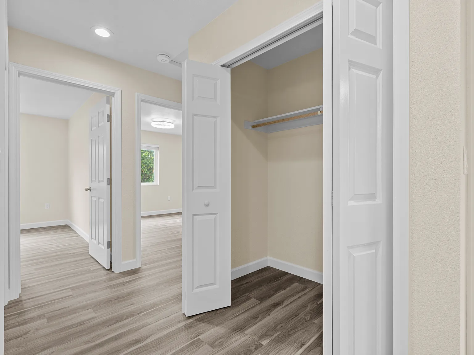 2 bed, 746 sqft, $2,100 — Photo 3
