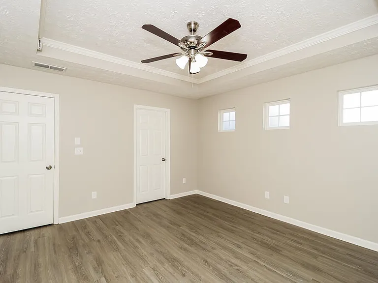 427 Topaz Dr — Photo 9
