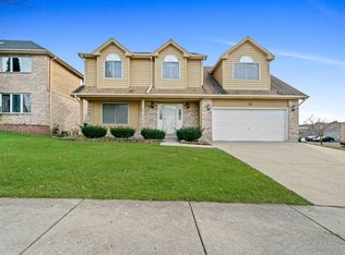 24 Falcon Pl, Westmont, IL