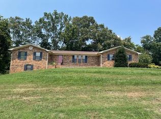 3400 NW Naomi Dr, Morristown, TN 37814