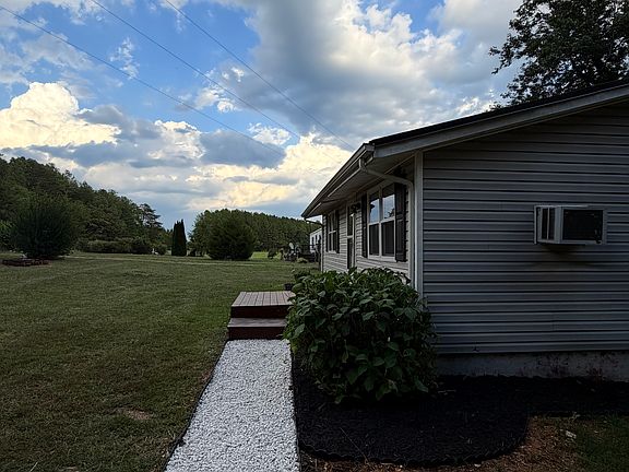 2nd image of 2047 Winfall Rd