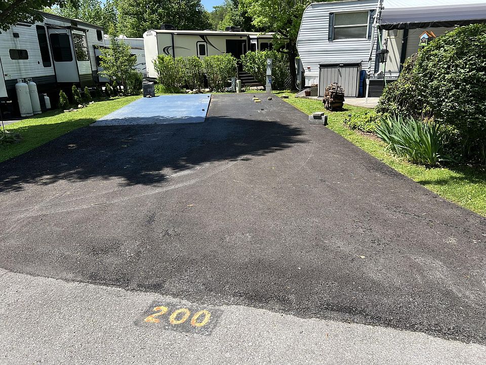1st image of 4229 E Pkwy #200-lot 200