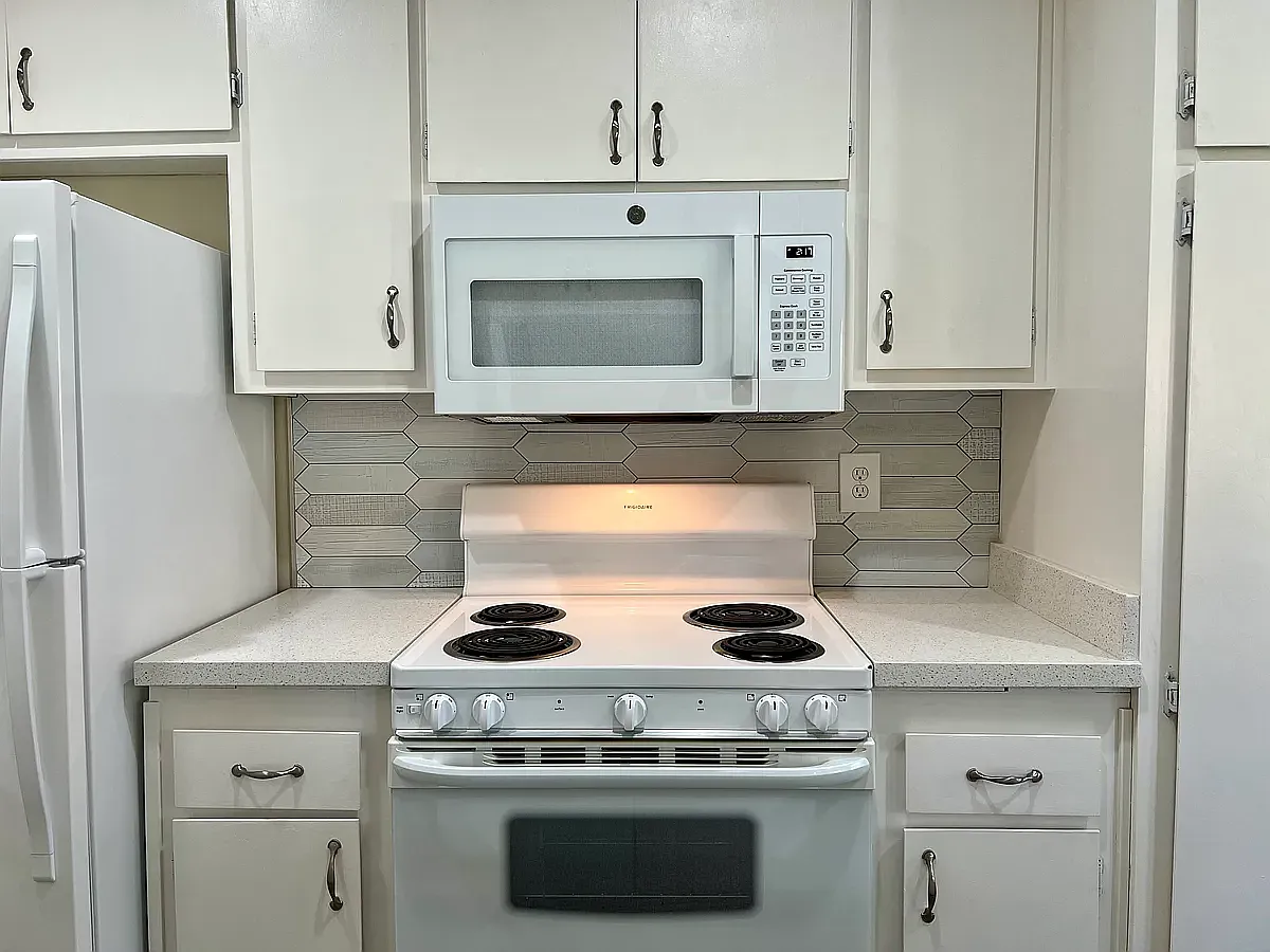 2 bed, 903 sqft, $2,800 — Photo 4