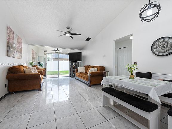 4th image of 4501 Dakota Point Ct