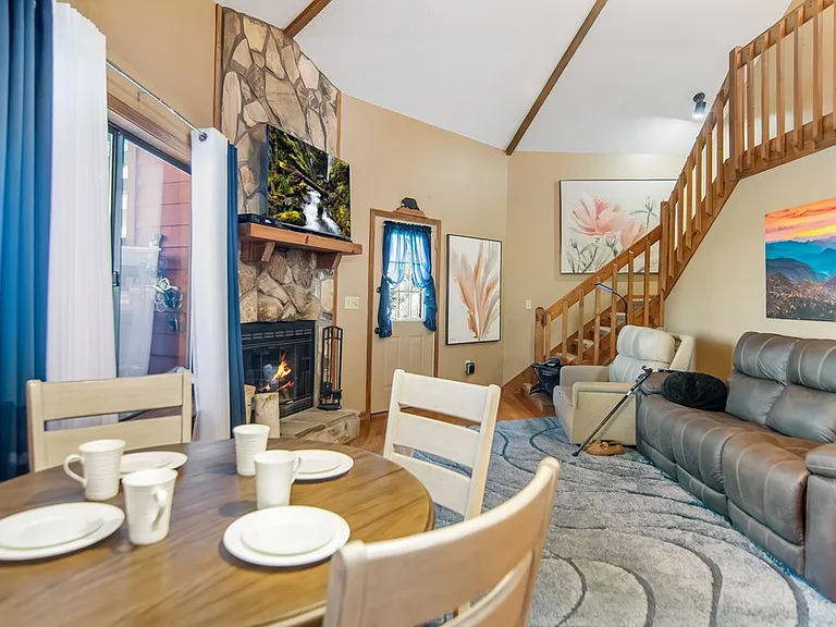 102 Mizzen Ct — Photo 26