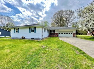 141 Welton Rd, Conneaut, OH 44030