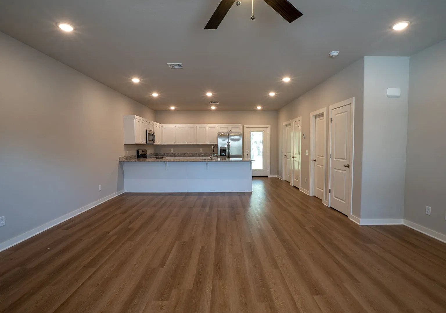 1134 N Pink Terrace — Photo 4