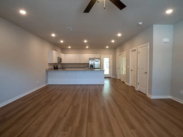 1134 N Pink Ter — Photo 4