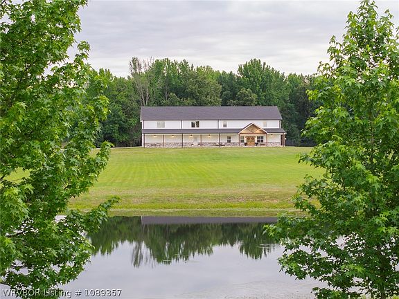 2nd image of 3200 Collum Ln W