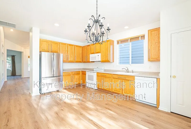 2 bed, 2.0 bath, 1250 sqft, $2,700 — Photo 2
