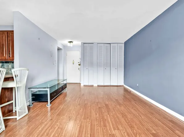 68-15 Selfridge Street image 11 of 24