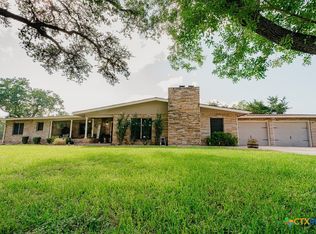 291 N Mesquite Dr, Victoria, TX 77905
