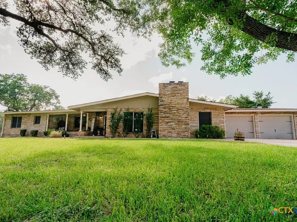 291 N Mesquite Dr, Victoria, TX 77905