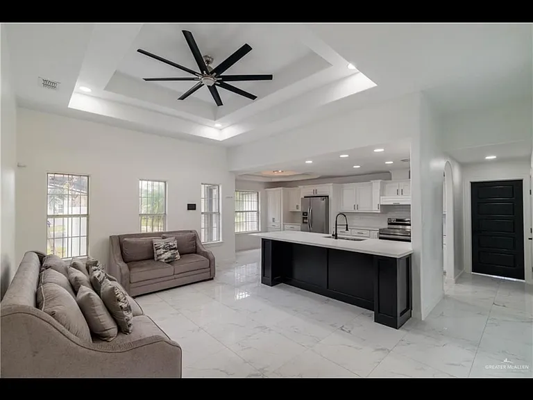 6911 Buena Vista Dr — Photo 2