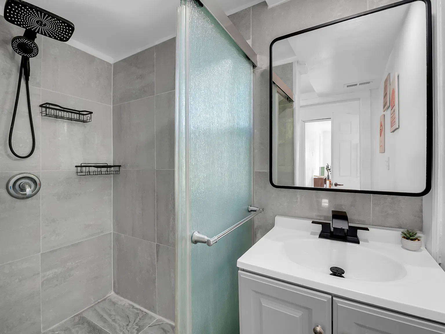 3 bed, 962 sqft, $1,498 — Photo 4