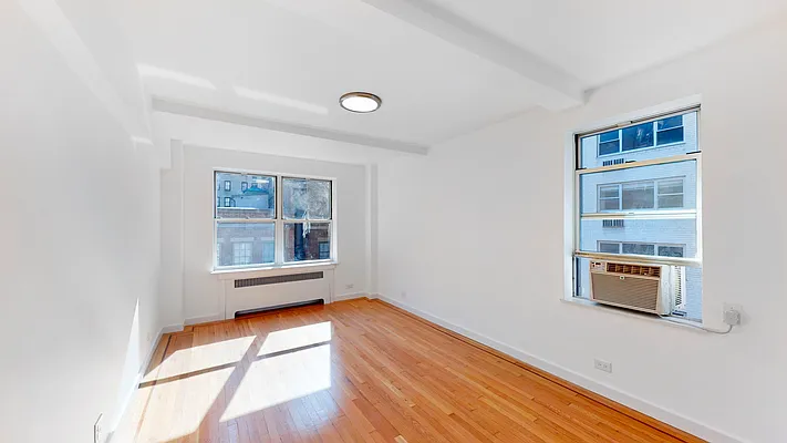 Rented by R New York | media 11