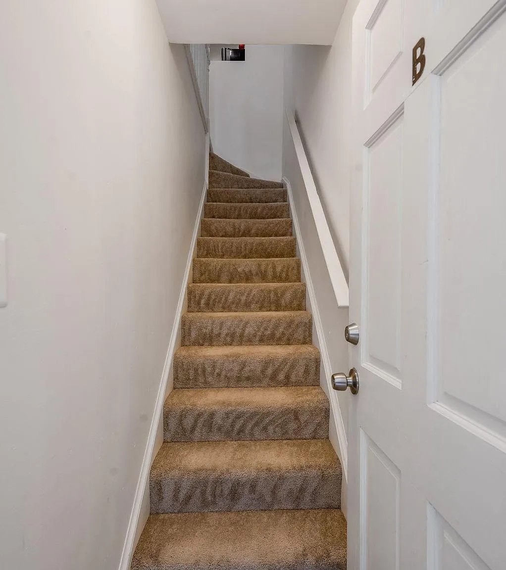 1 bed, 768 sqft, $1,800 — Photo 3