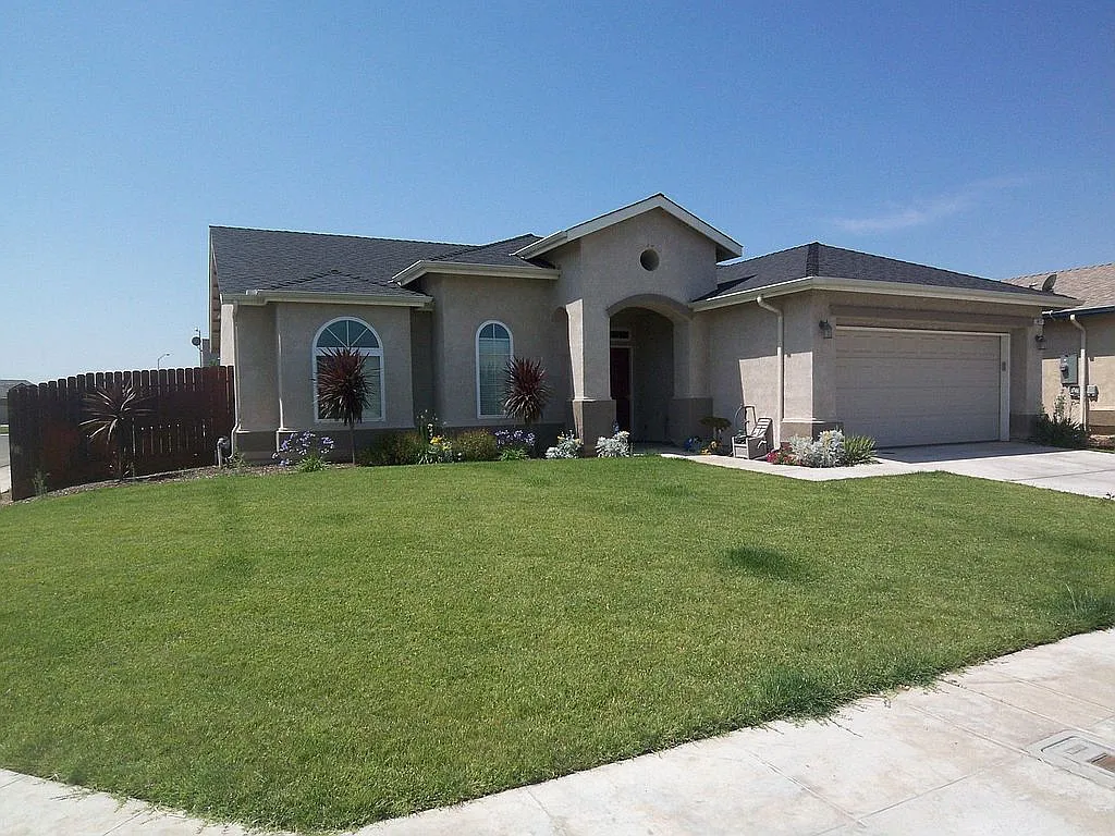5877 W San Gabriel Ave photo 1