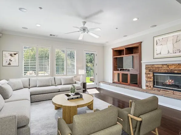 28279 Meadow Glen Way W, Escondido, CA 92026