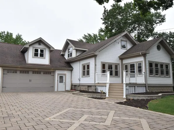33615 Janesville DRIVE, Mukwonago, WI 53149