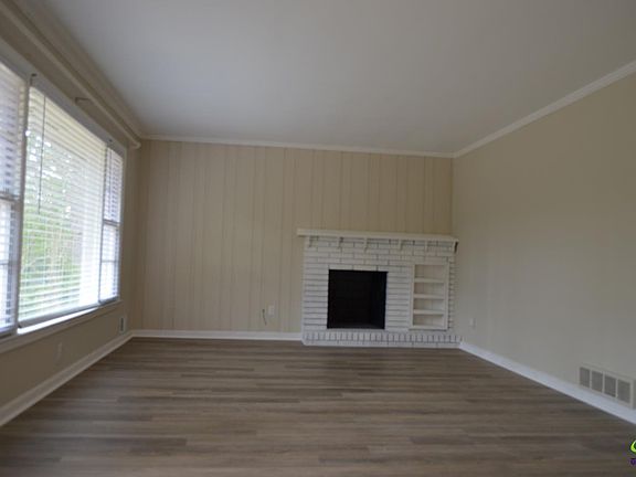 5th image of 829 Edward Pl