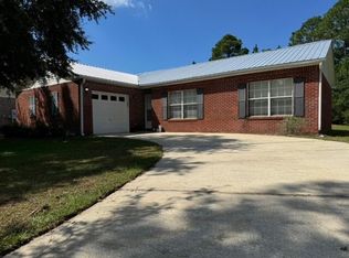 225 Bay Grove Rd, Freeport, FL 32439