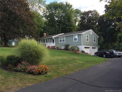 28 Greenbriar Ln, Newtown, CT, 06470